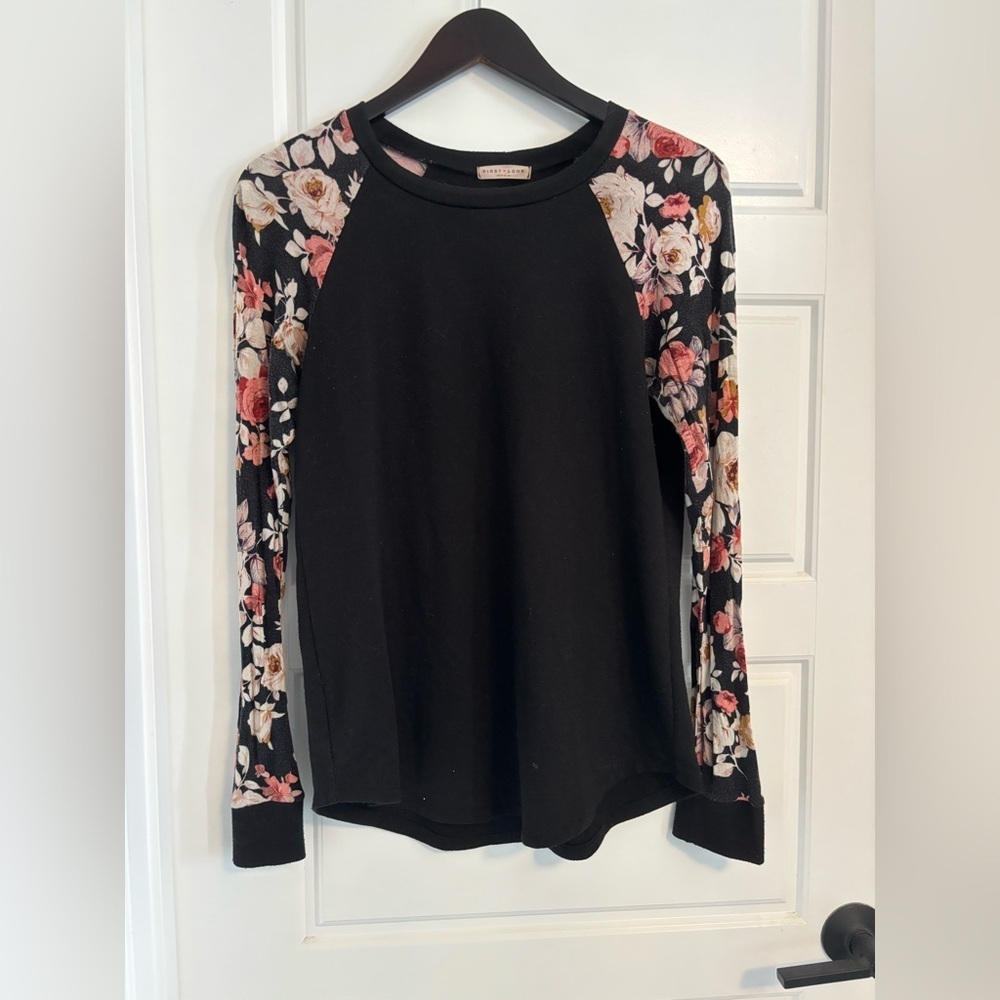 First Look Boutique Floral Baseball style long sleeve Tee Black Pink Green S​​